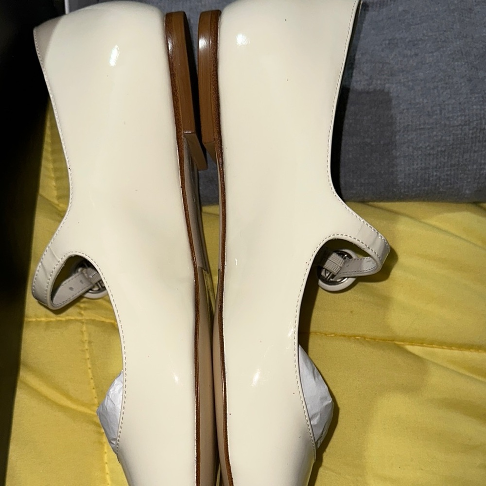 Larroude Cream Flats with Classic Mary Jane Style - Picture 7 of 16